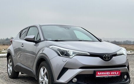 Toyota C-HR I рестайлинг, 2018 год, 2 540 000 рублей, 1 фотография