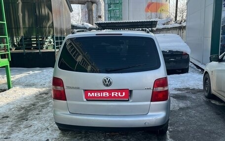 Volkswagen Touran III, 2004 год, 500 000 рублей, 4 фотография