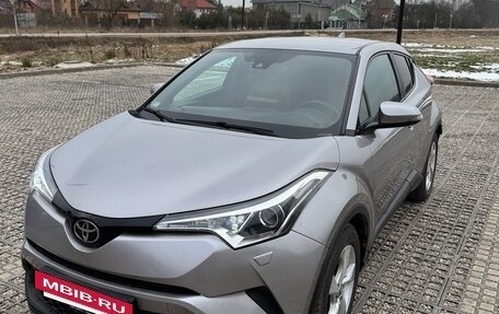 Toyota C-HR I рестайлинг, 2018 год, 2 540 000 рублей, 5 фотография