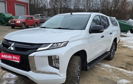 Mitsubishi L200 IV рестайлинг, 2022 год, 4 200 000 рублей, 7 фотография