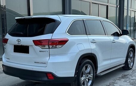 Toyota Highlander III, 2021 год, 3 570 000 рублей, 4 фотография