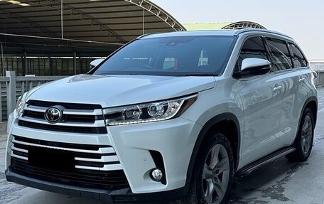 Toyota Highlander III, 2021 год, 3 570 000 рублей, 3 фотография