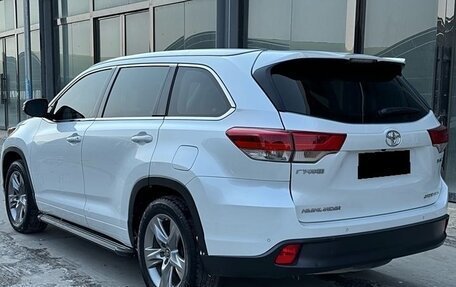 Toyota Highlander III, 2021 год, 3 570 000 рублей, 5 фотография