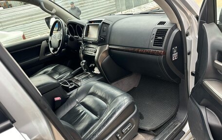 Toyota Land Cruiser 200, 2011 год, 3 400 000 рублей, 8 фотография