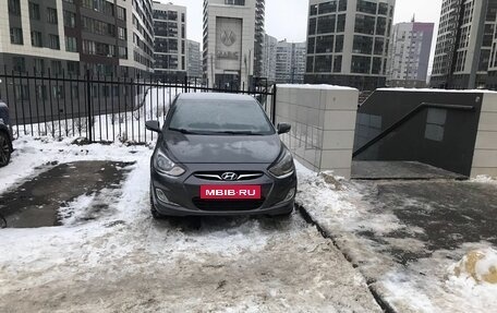 Hyundai Solaris II рестайлинг, 2013 год, 580 000 рублей, 14 фотография