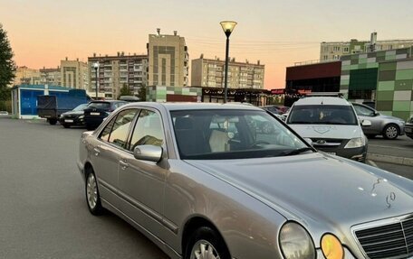 Mercedes-Benz E-Класс, 2001 год, 1 200 000 рублей, 5 фотография