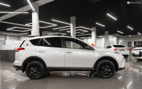 Toyota RAV4, 2019 год, 2 990 000 рублей, 9 фотография