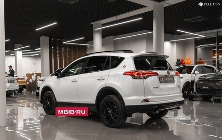 Toyota RAV4, 2019 год, 2 990 000 рублей, 4 фотография