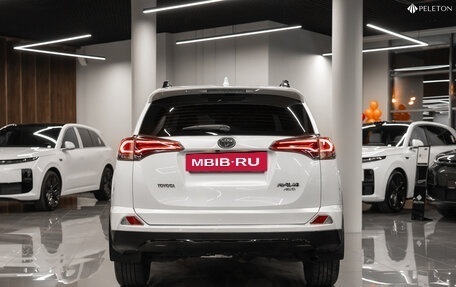 Toyota RAV4, 2019 год, 2 990 000 рублей, 6 фотография