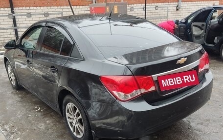 Chevrolet Cruze II, 2011 год, 800 000 рублей, 2 фотография