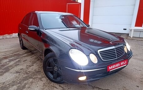 Mercedes-Benz E-Класс, 2005 год, 1 180 000 рублей, 3 фотография