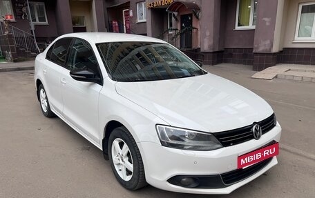 Volkswagen Jetta VI, 2013 год, 1 089 000 рублей, 2 фотография