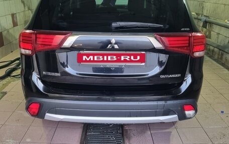 Mitsubishi Outlander III рестайлинг 3, 2015 год, 1 530 000 рублей, 4 фотография