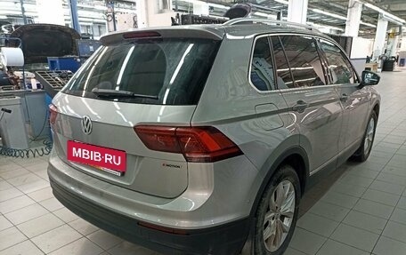 Volkswagen Tiguan II, 2019 год, 3 397 000 рублей, 4 фотография