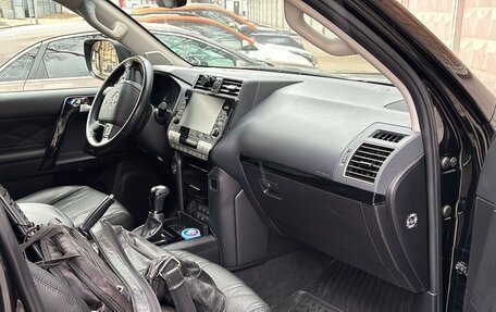 Toyota Land Cruiser Prado 150 рестайлинг 2, 2021 год, 7 500 000 рублей, 5 фотография