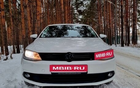 Volkswagen Jetta VI, 2014 год, 950 000 рублей, 2 фотография