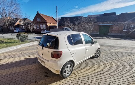 Toyota Vitz, 2000 год, 315 000 рублей, 4 фотография