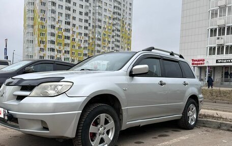 Mitsubishi Outlander III рестайлинг 3, 2003 год, 700 000 рублей, 7 фотография