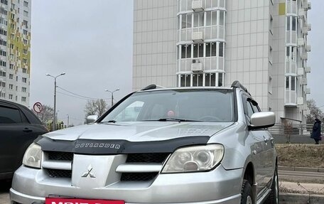 Mitsubishi Outlander III рестайлинг 3, 2003 год, 700 000 рублей, 5 фотография