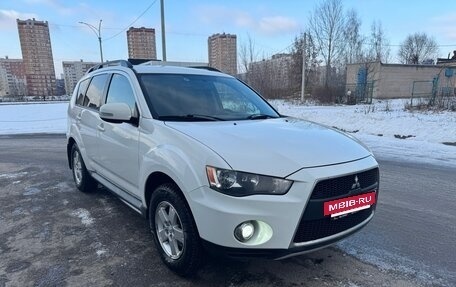 Mitsubishi Outlander III рестайлинг 3, 2011 год, 1 100 000 рублей, 2 фотография