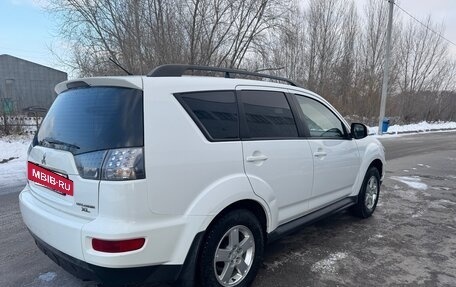 Mitsubishi Outlander III рестайлинг 3, 2011 год, 1 100 000 рублей, 5 фотография