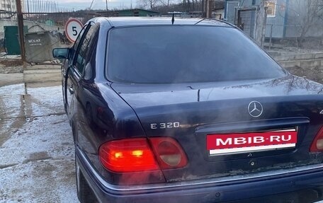 Mercedes-Benz E-Класс, 1999 год, 600 000 рублей, 3 фотография