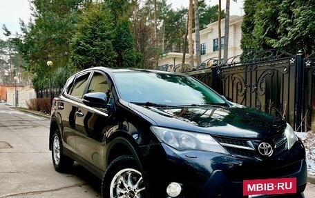 Toyota RAV4, 2014 год, 1 800 000 рублей, 2 фотография