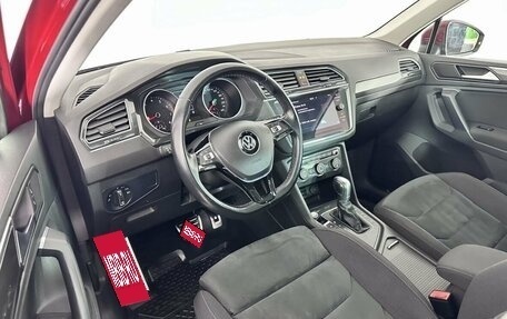 Volkswagen Tiguan II, 2019 год, 2 360 000 рублей, 14 фотография