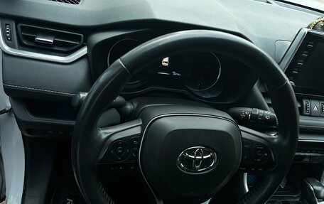 Toyota RAV4, 2021 год, 4 700 000 рублей, 6 фотография