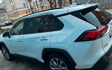 Toyota RAV4, 2021 год, 4 700 000 рублей, 4 фотография