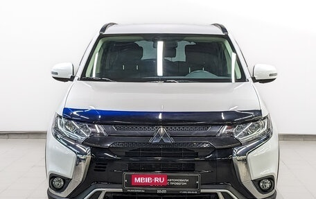 Mitsubishi Outlander III рестайлинг 3, 2022 год, 3 015 000 рублей, 2 фотография