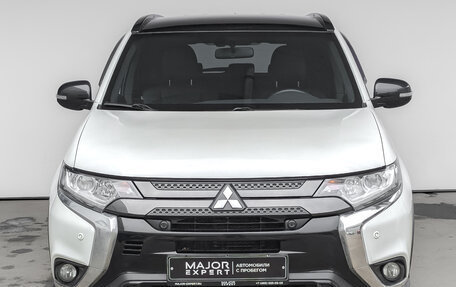 Mitsubishi Outlander III рестайлинг 3, 2022 год, 3 050 000 рублей, 2 фотография