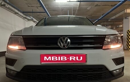 Volkswagen Tiguan II, 2018 год, 2 300 000 рублей, 4 фотография