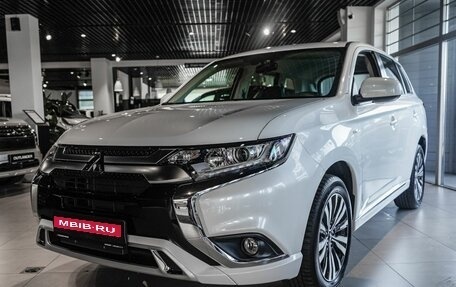 Mitsubishi Outlander III рестайлинг 3, 2022 год, 3 600 000 рублей, 1 фотография