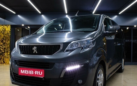 Peugeot Traveller I, 2021 год, 2 399 000 рублей, 5 фотография