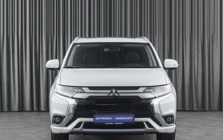 Mitsubishi Outlander III рестайлинг 3, 2022 год, 3 150 000 рублей, 3 фотография