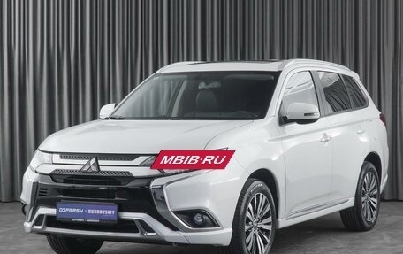 Mitsubishi Outlander III рестайлинг 3, 2022 год, 3 150 000 рублей, 5 фотография