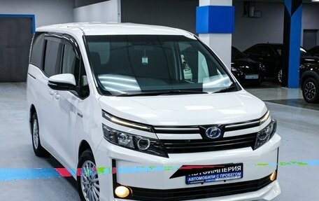 Toyota Voxy III, 2014 год, 2 058 000 рублей, 7 фотография