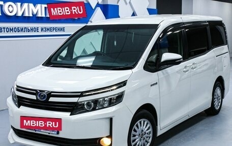 Toyota Voxy III, 2014 год, 2 058 000 рублей, 4 фотография