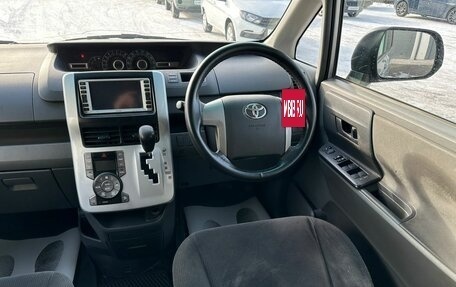 Toyota Voxy II, 2008 год, 1 429 000 рублей, 15 фотография