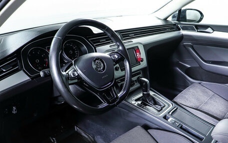 Volkswagen Passat B8 рестайлинг, 2015 год, 2 017 400 рублей, 15 фотография