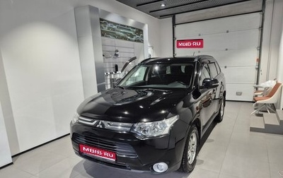 Mitsubishi Outlander III рестайлинг 3, 2013 год, 1 299 000 рублей, 1 фотография