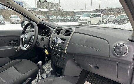 Renault Logan II, 2019 год, 950 000 рублей, 15 фотография