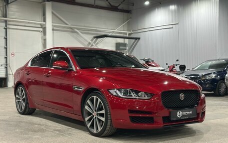 Jaguar XE I рестайлинг, 2018 год, 2 090 000 рублей, 3 фотография