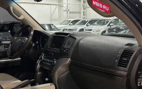 Toyota Land Cruiser 200, 2010 год, 3 570 000 рублей, 28 фотография