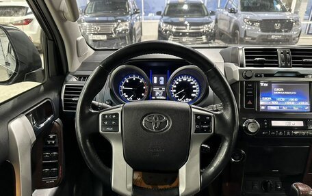 Toyota Land Cruiser Prado 150 рестайлинг 2, 2014 год, 3 730 000 рублей, 33 фотография