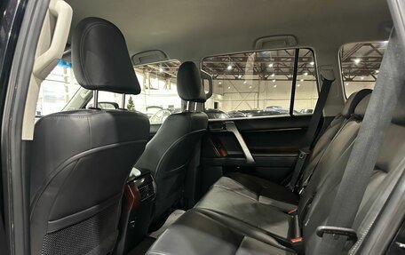 Toyota Land Cruiser Prado 150 рестайлинг 2, 2015 год, 3 490 000 рублей, 15 фотография