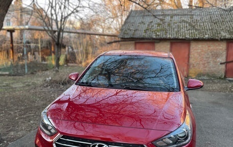 Hyundai Solaris II рестайлинг, 2018 год, 1 690 000 рублей, 1 фотография