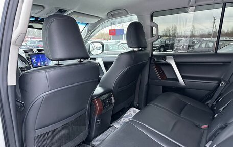 Toyota Land Cruiser Prado 150 рестайлинг 2, 2015 год, 4 075 000 рублей, 12 фотография