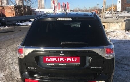 Mitsubishi Outlander III рестайлинг 3, 2013 год, 1 750 000 рублей, 14 фотография